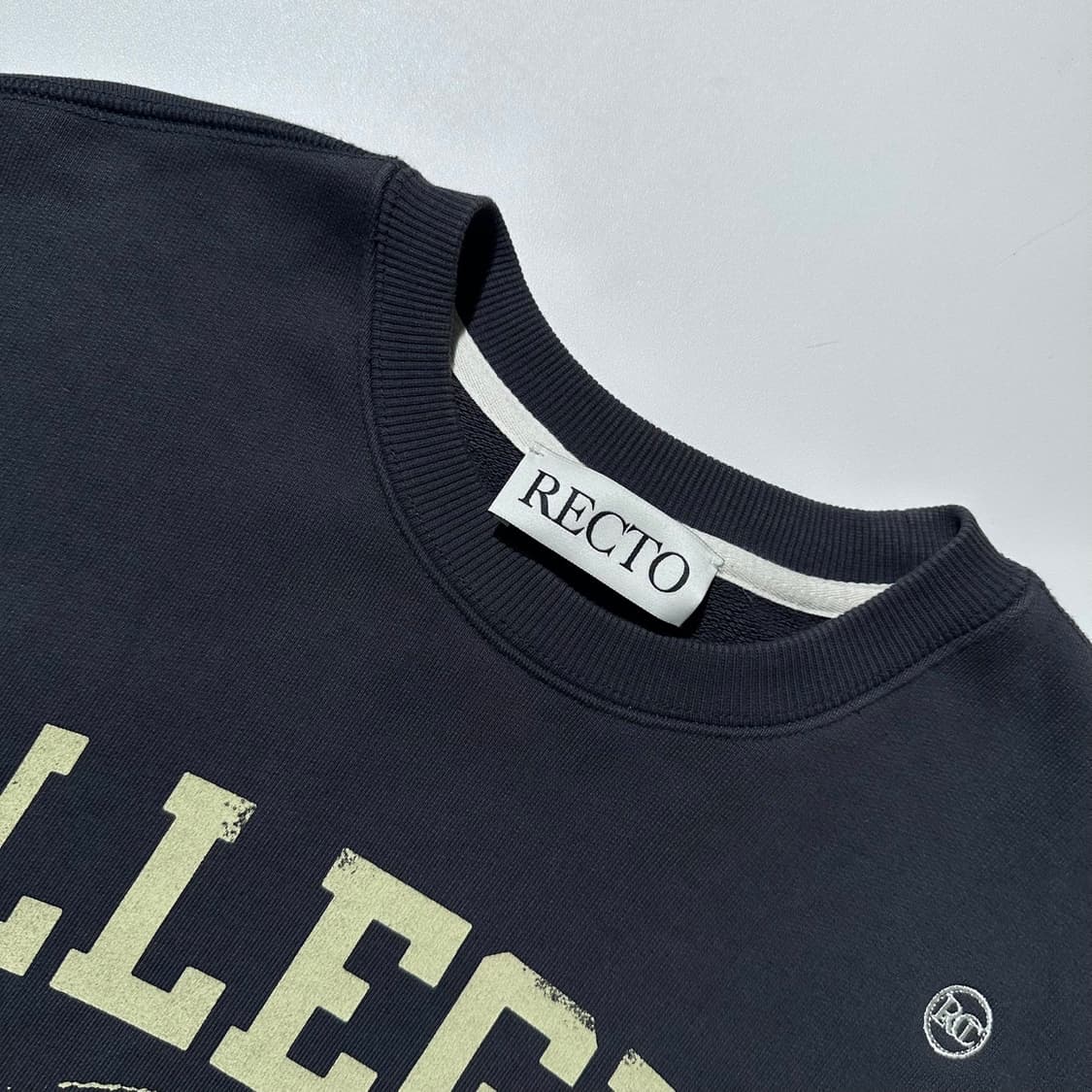 렉토 LLEGE 크롭 맨투맨 상품이미지4