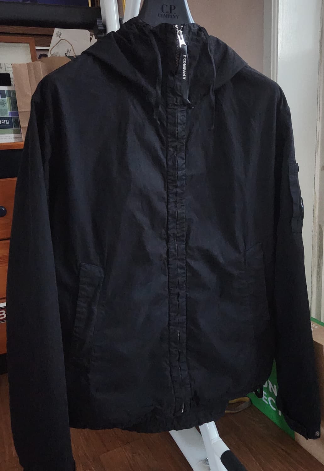 SS26
Micro-Reps Hooded Lens Jacket 상품이미지2