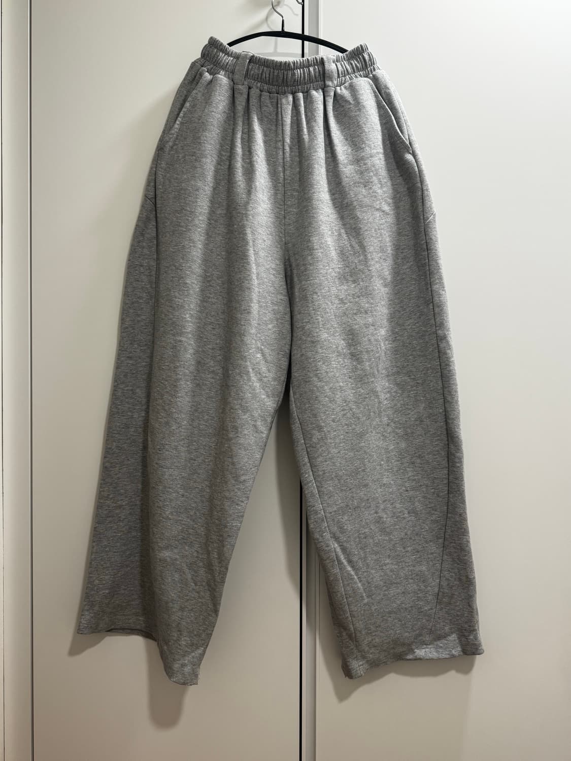 스컬리웩 메가 벌룬핏 커브드 배기 트레이닝 팬츠 판매합니다 상품이미지5