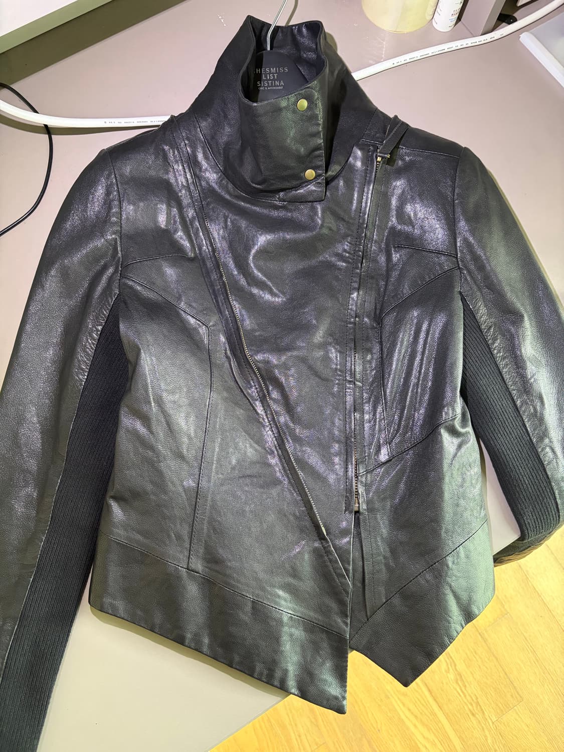 코데즈 컴바인 비대칭 하이넥 레더자켓 (램스킨) 상품이미지5