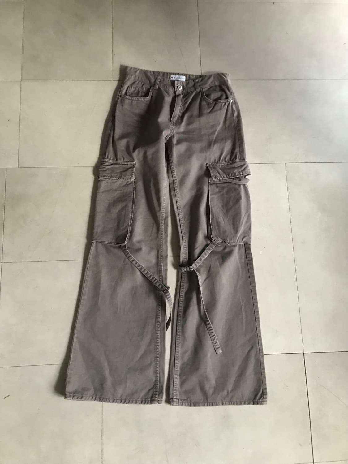 자라 스트랩디테일 카고팬츠 상품이미지5