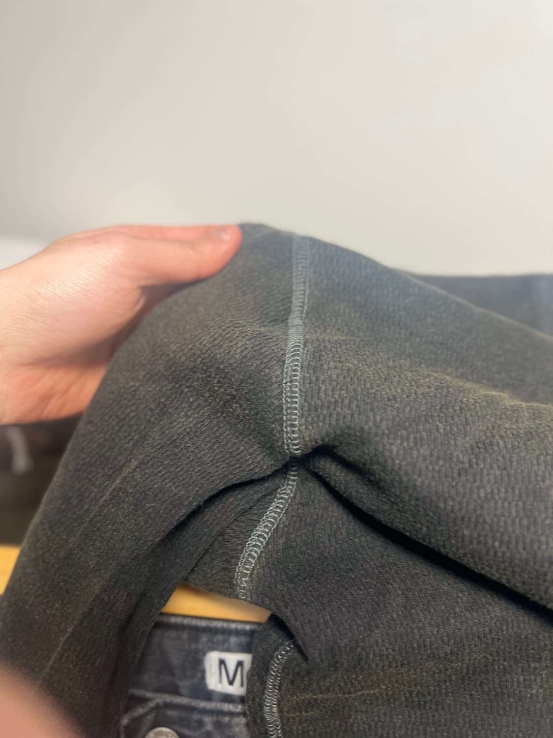 헤이스트 와플 니트 헨리 셔츠 빈티지 블랙(1사이즈) 상품이미지4