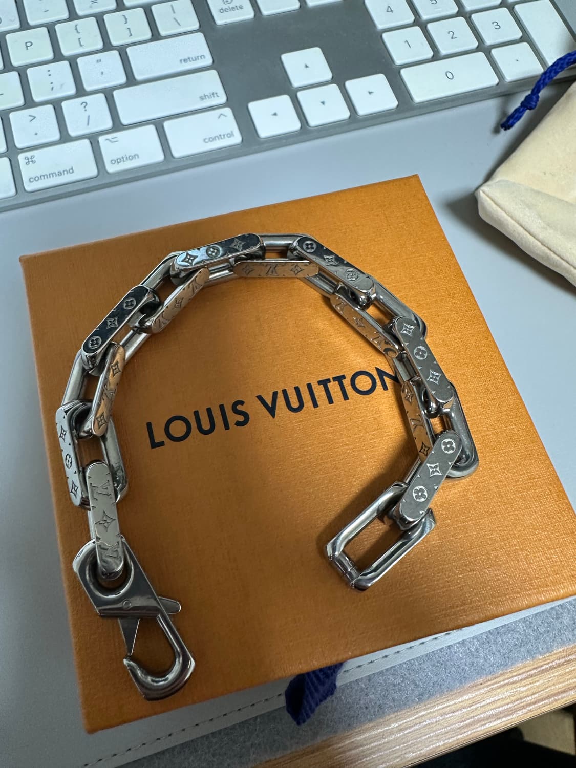 [정품] 루이비통 모노그램 체인 팔찌 M00308 (L사이즈 / 23년식 상품이미지3