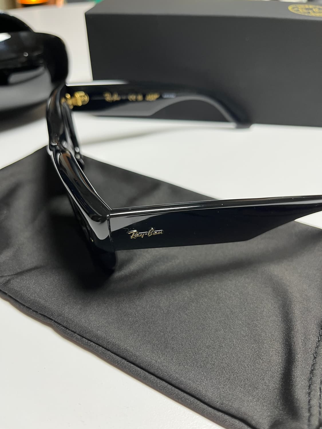 레이밴x에이셉라키 웨이페어러 푸퍼 제니 선글라스 새상품 상품이미지7