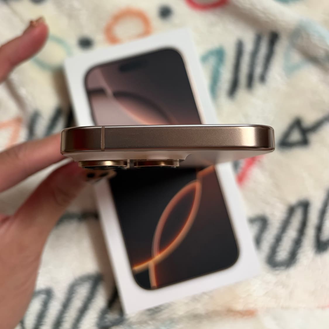 아이폰16pro 256GB 데저트티타늄 상품이미지5