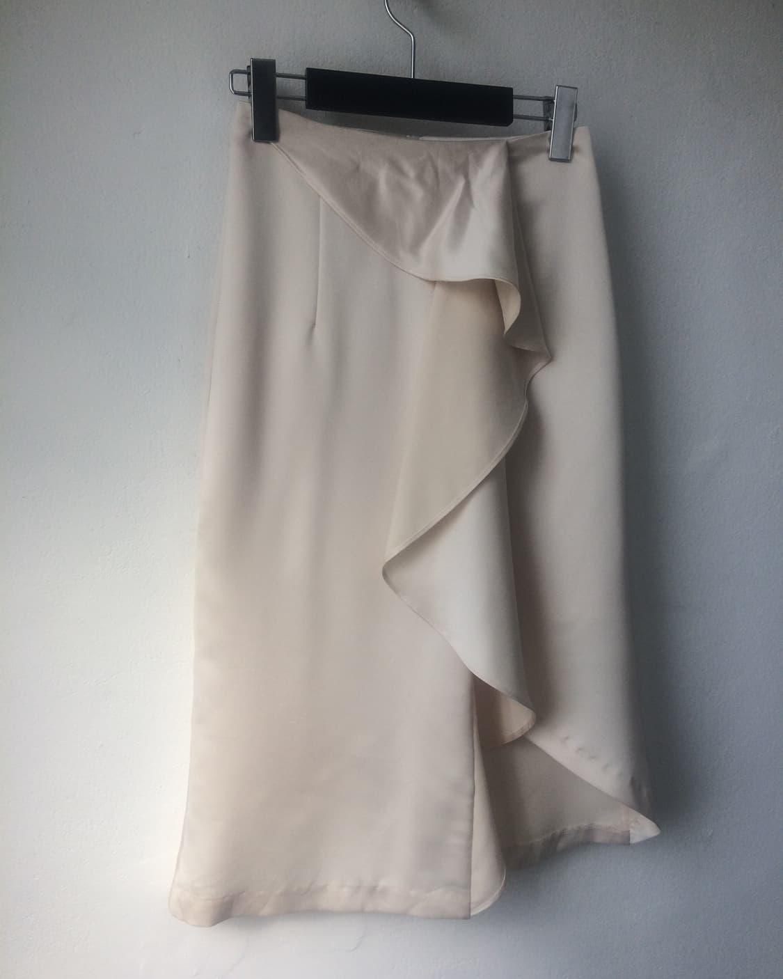 Ruffle point midi skirt 상품이미지2