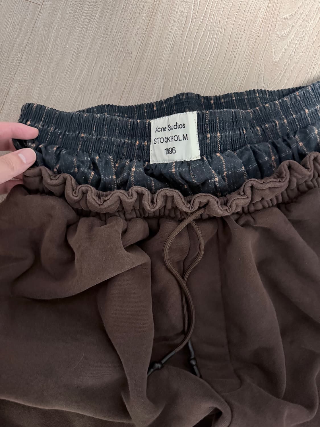 아크네 스튜디오 레이어드 로고 스웨트팬츠 상품이미지2
