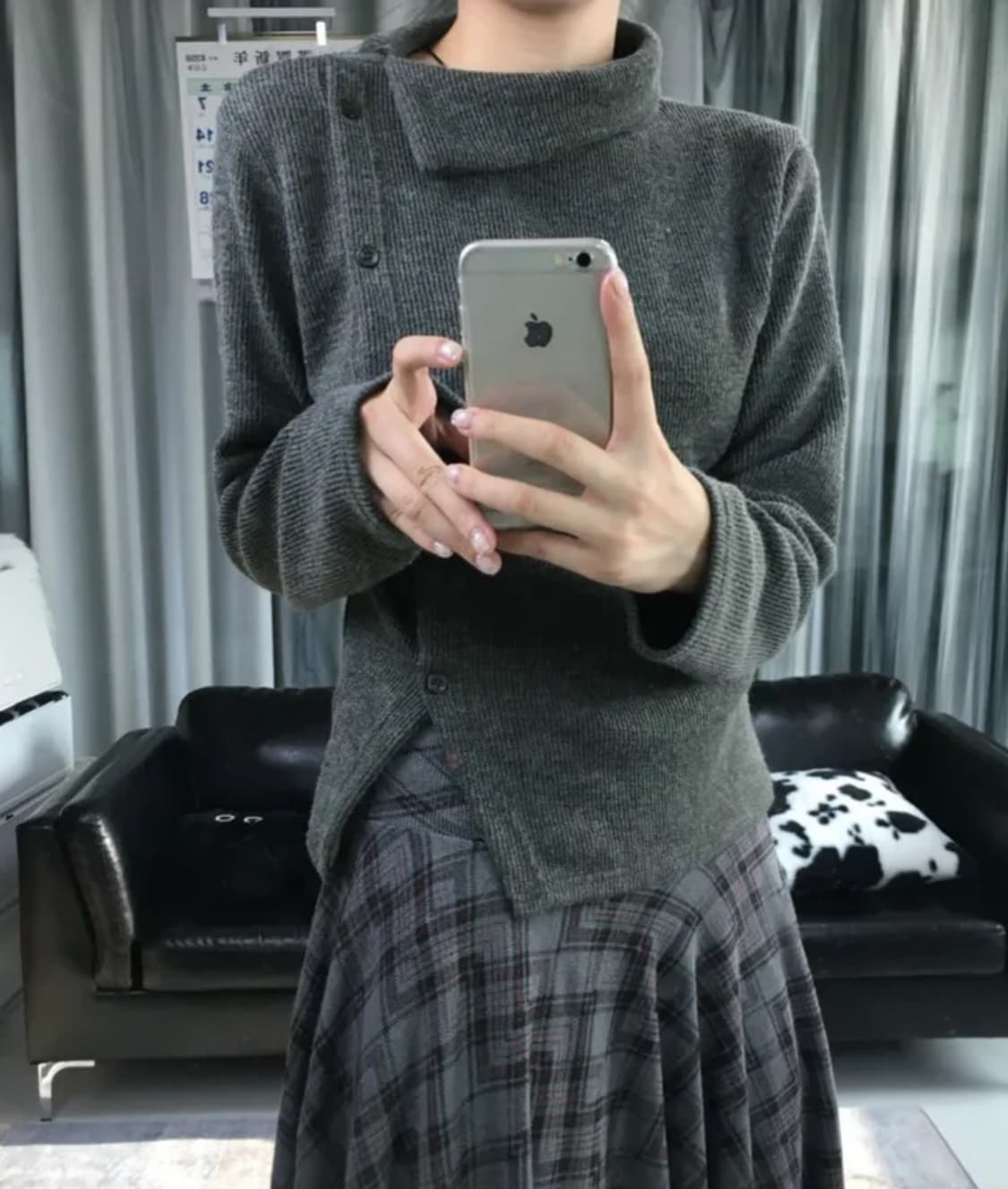 보카시 폴라 언발 버튼 롱슬리브 상품이미지1