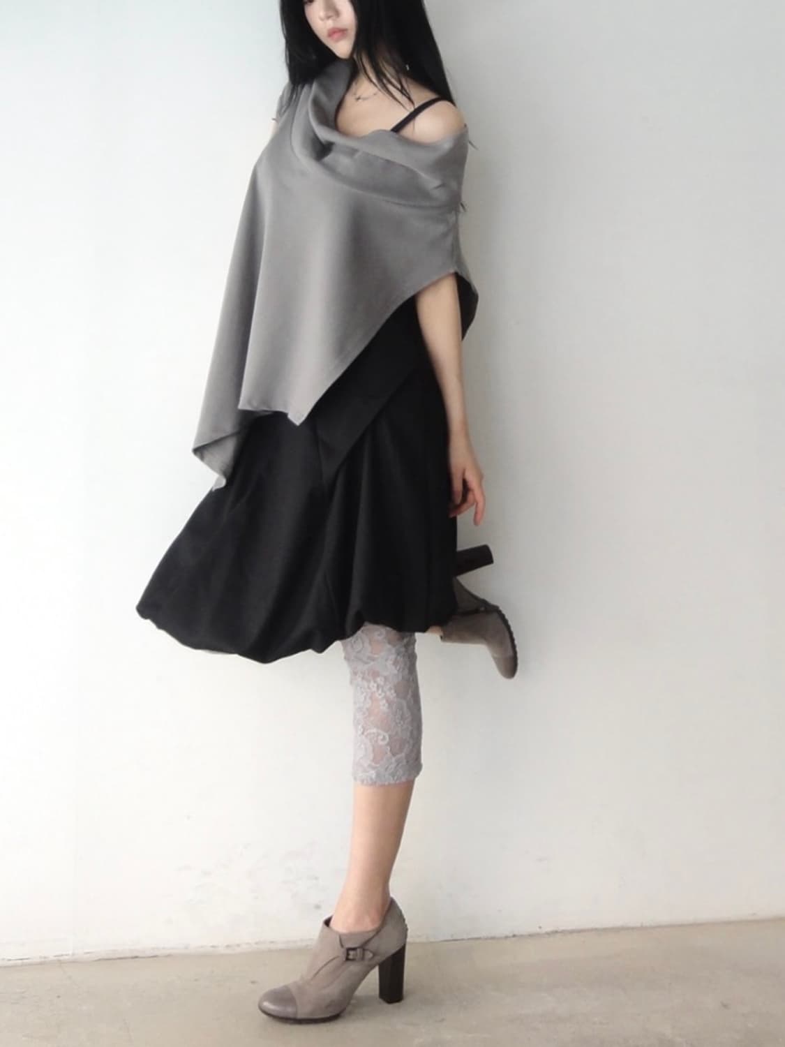Asymmetric pintuck pumpkin skirt / black 상품이미지5