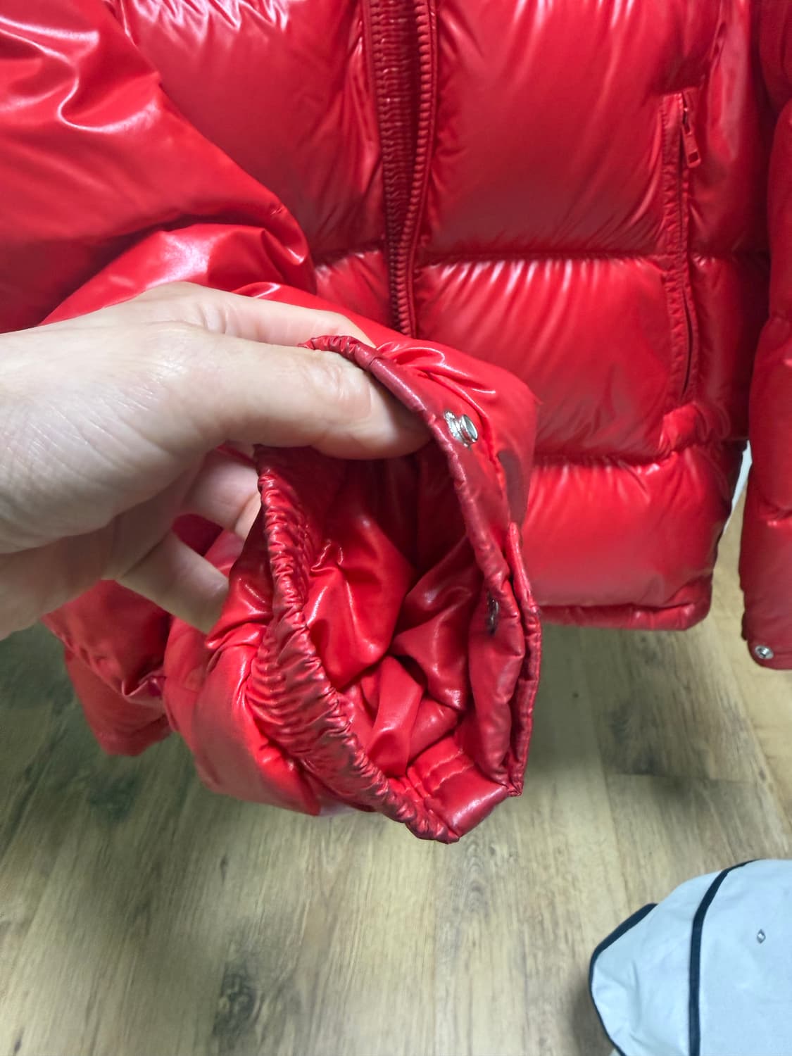 몽클레어 에크린스 3사이즈 팝니다. 상품이미지3