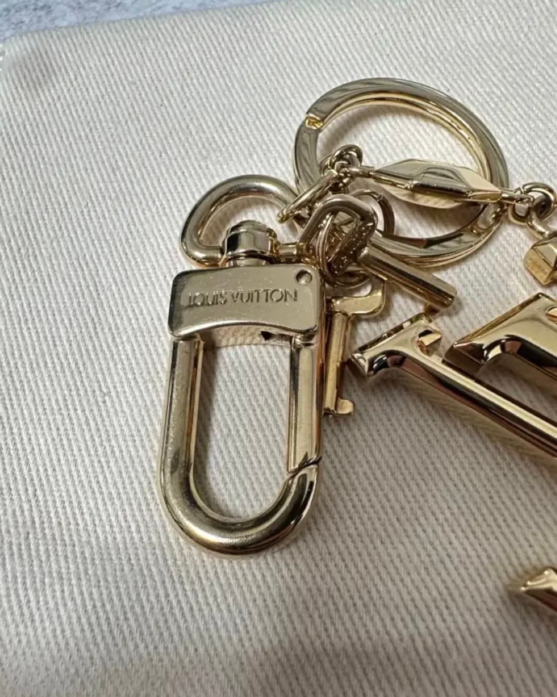 루이비통 LV 금장 파셋 키링 백참 키홀더 + 미니 열쇠 상품이미지5
