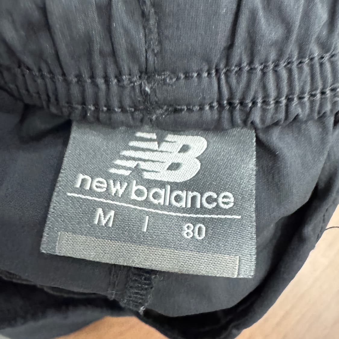 M 뉴발란스 블랙 우븐 나일론 반바지 팬츠  상품이미지4