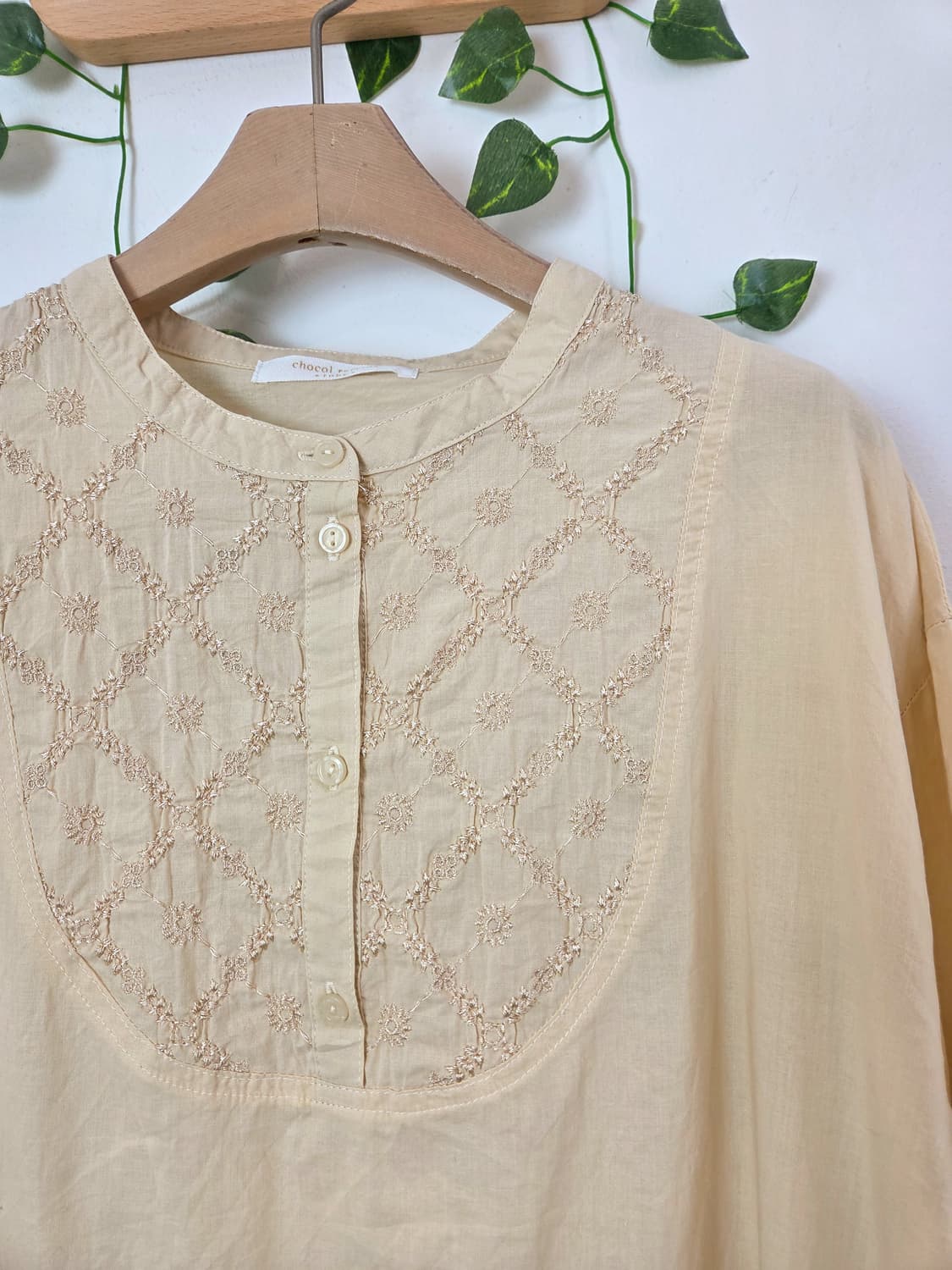 버터빛 자수 원피스 상품이미지3