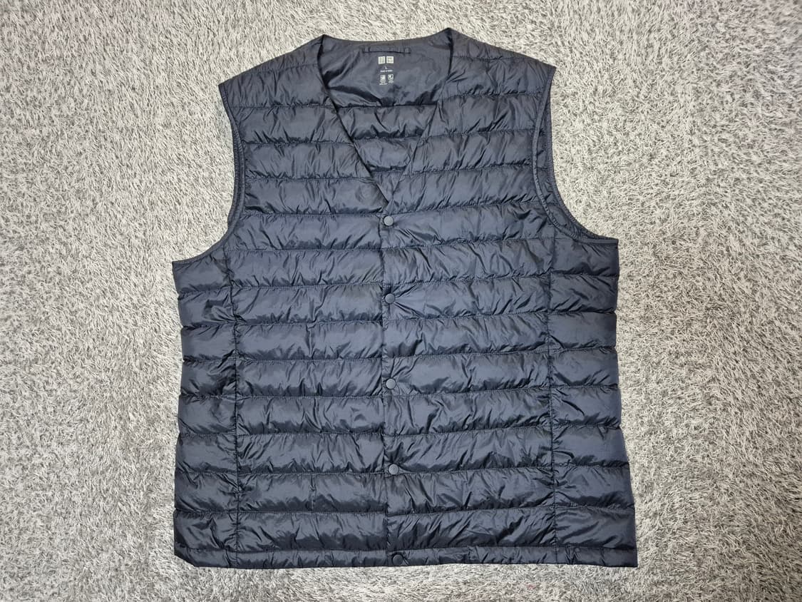 유니클로 남성 경량 패딩 조끼 L 상품이미지1