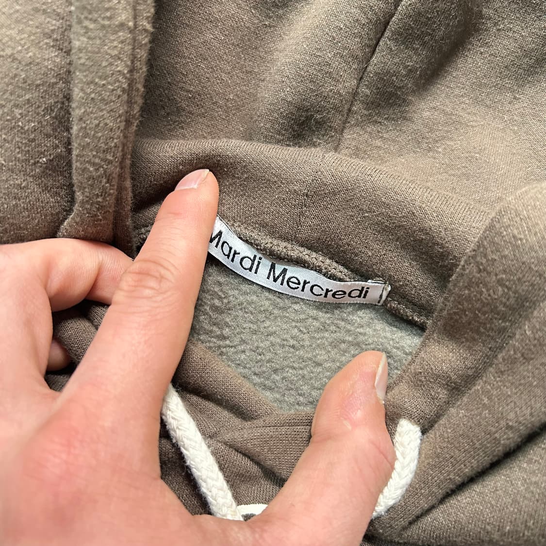 마르디 메크르디 플라워로고 브라운 후드티 상품이미지5