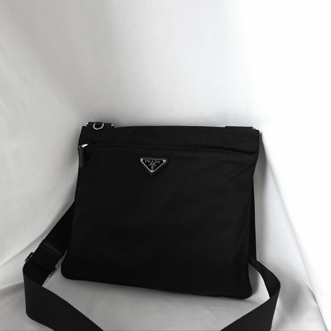[정품 PRADA] 프라다 포코노 나일론 크로스백 라지 남녀공용 상품이미지3
