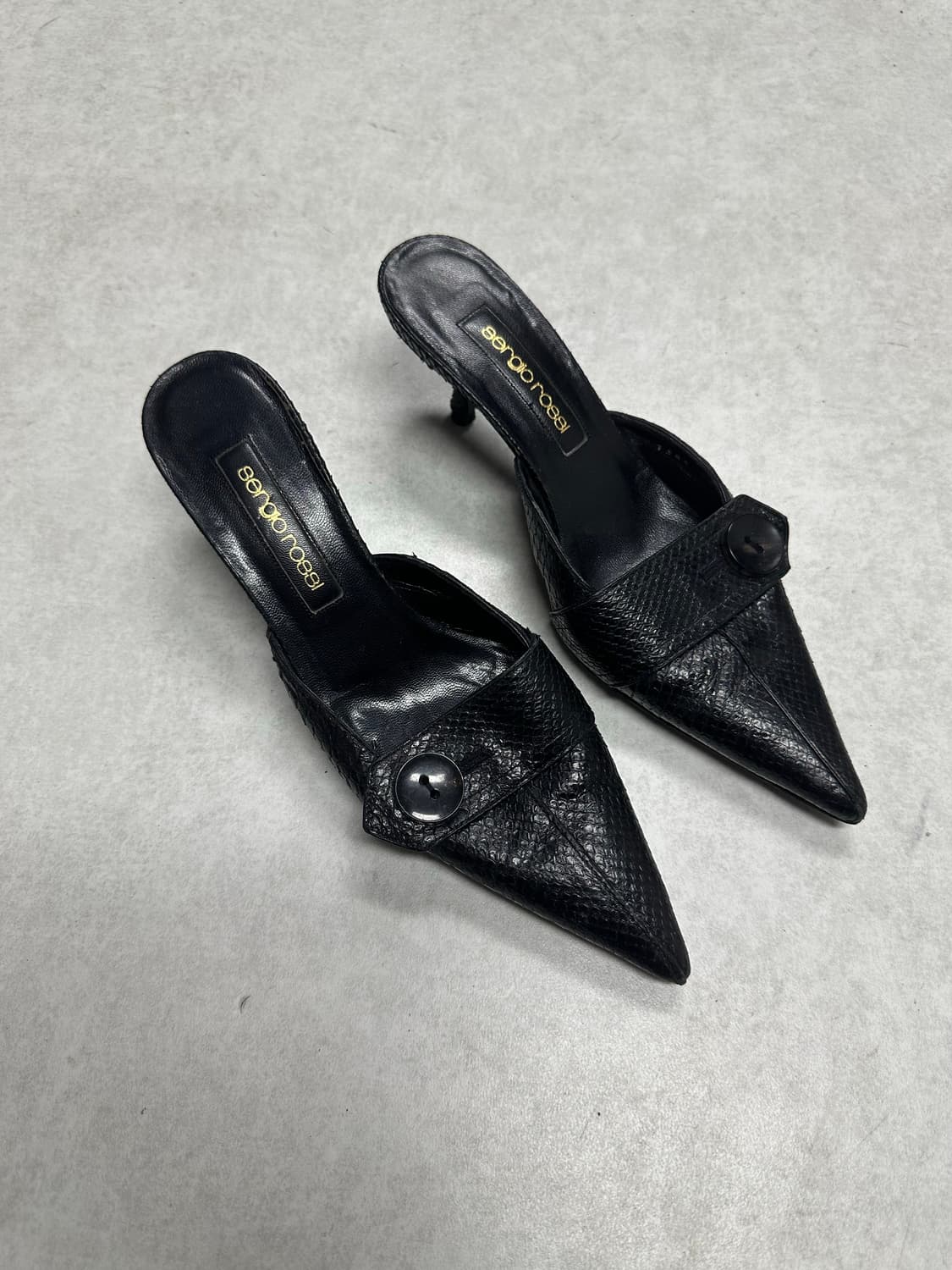 세르지오 로시 파이톤 버튼 힐 상품이미지1