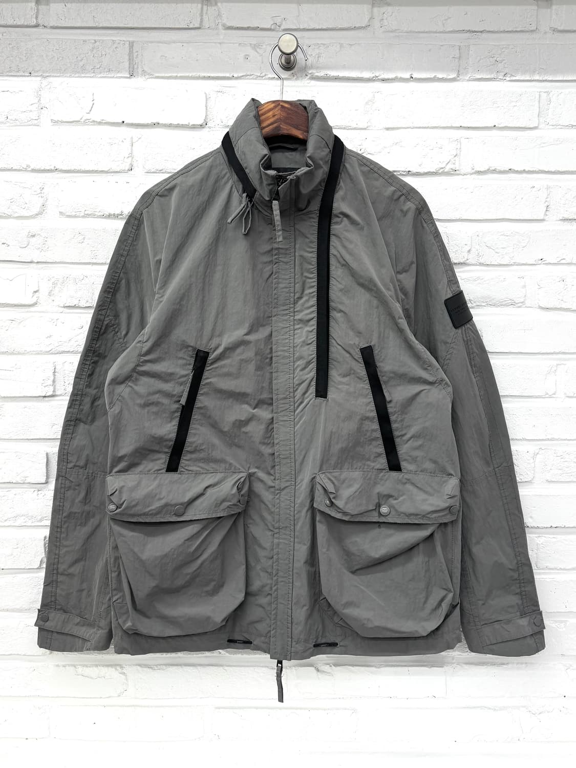 아르마니익스체인지 그레이 바람막이 상품이미지3