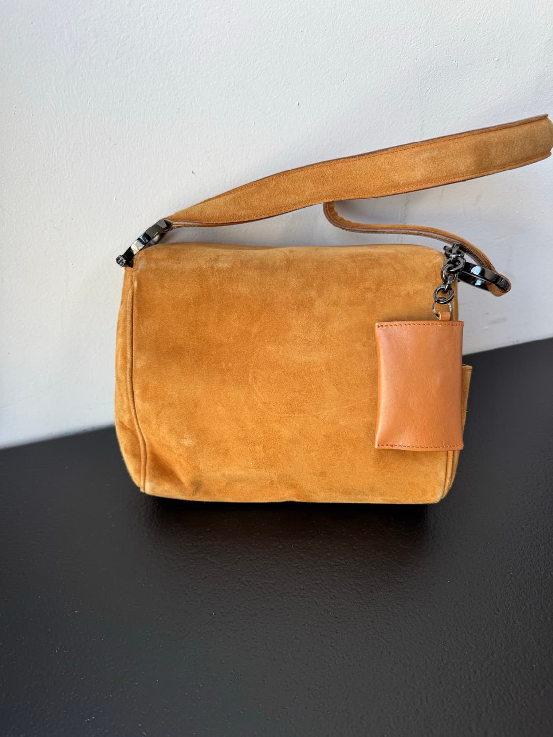 페라가모 스웨이드 숄더백(정품) 상품이미지5