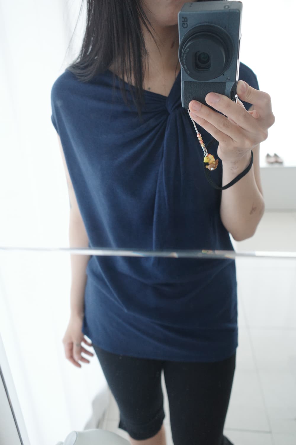 Tencel silk blended Twisted sleeveless 상품이미지3