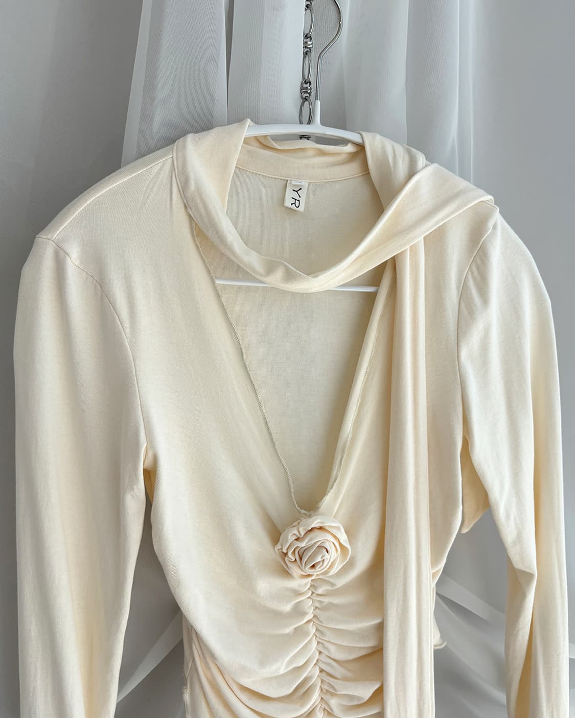 YRZS one rose shirring scarf t-shirts 상품이미지4