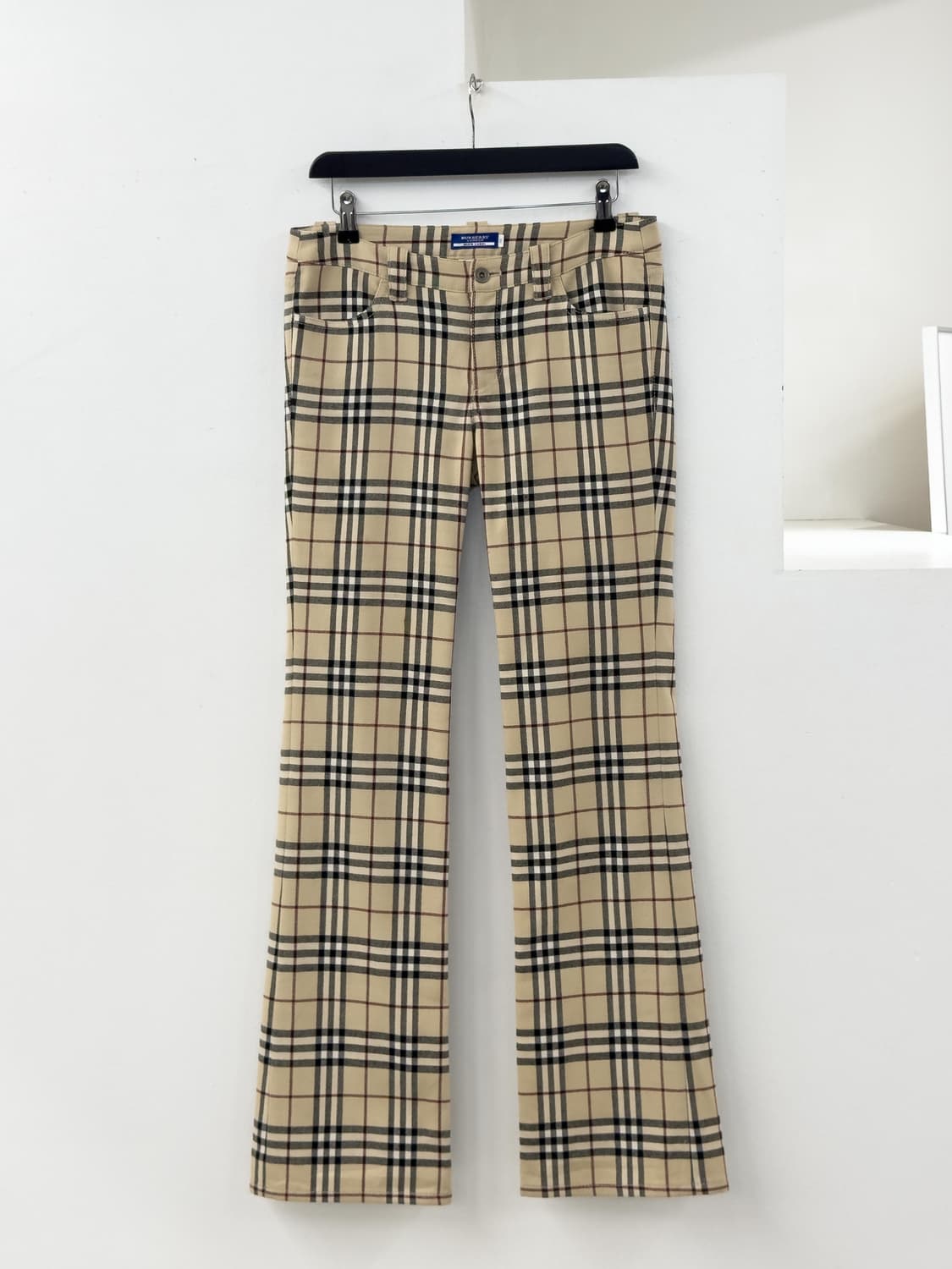 버버리 로우라이즈 플레어 팬츠 상품이미지1