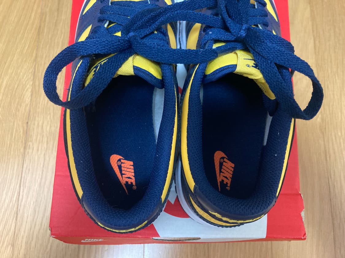 나이키 덩크 로우 바시티 메이즈 미시건 235 상품이미지3