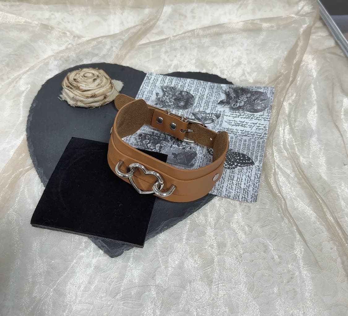 빈티지 고딕 브라운 하트 가죽 초커 목걸이 상품이미지2