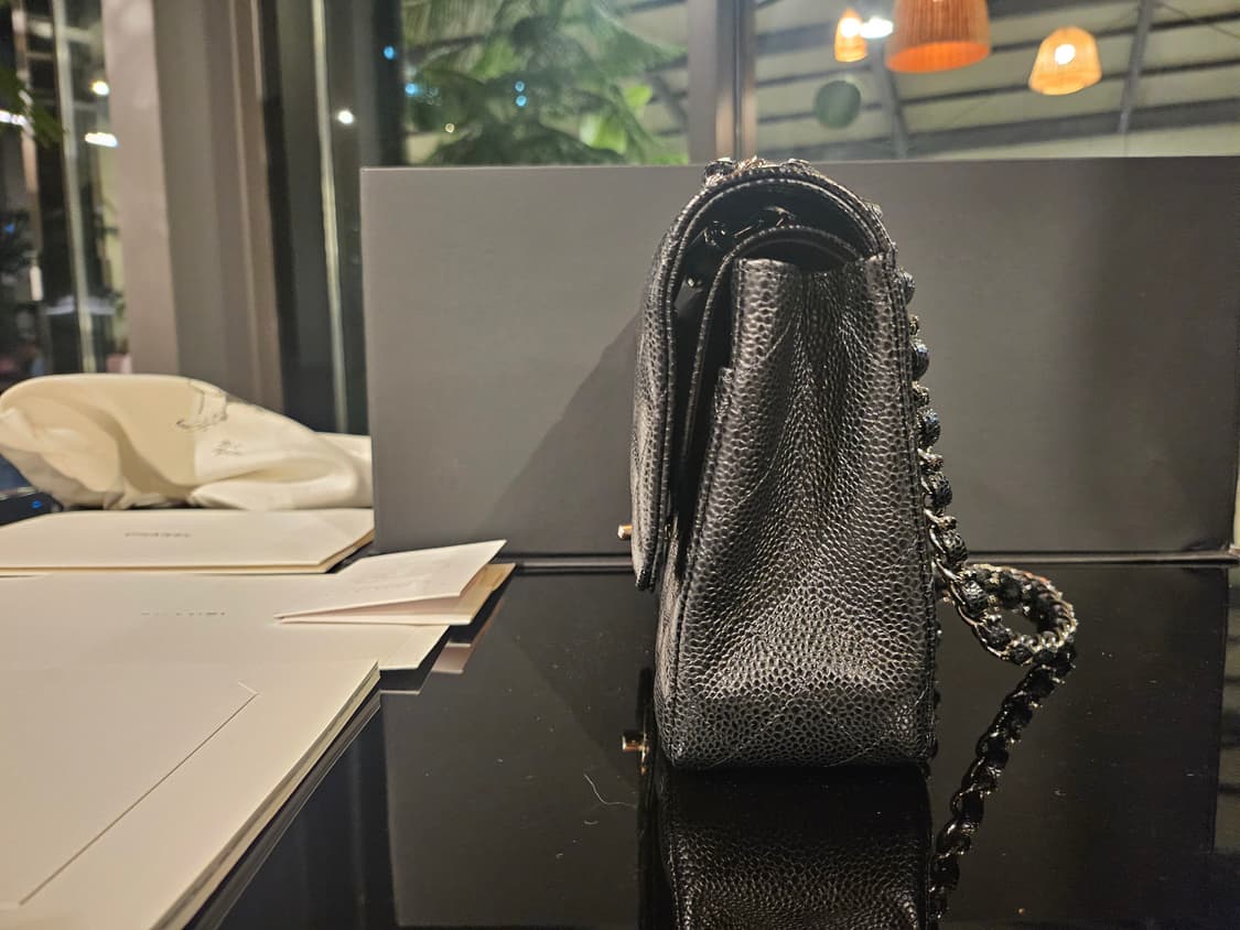 샤넬 클래식미디움 캐비어 상품이미지2
