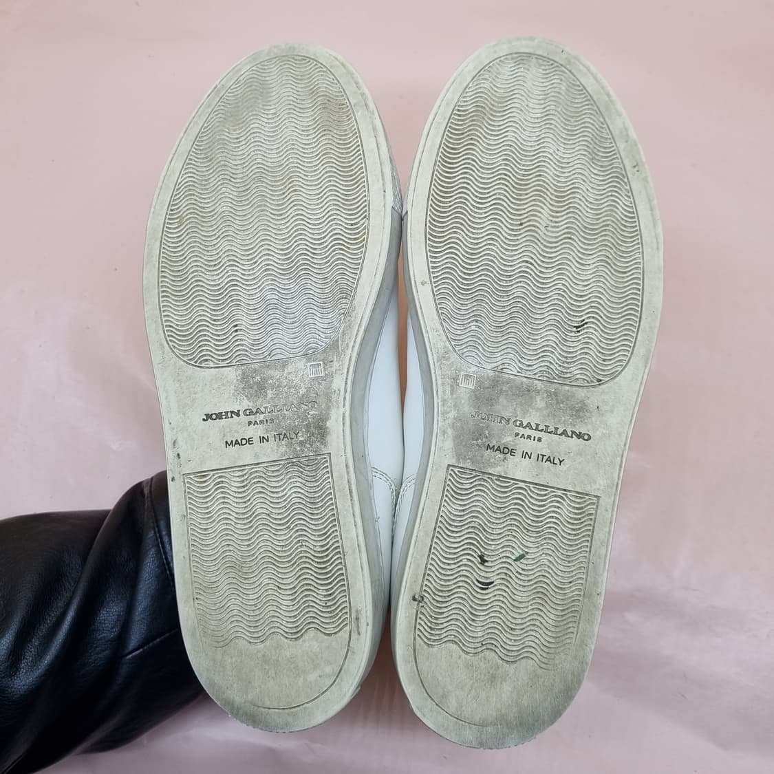 존 갈리아노 금색로고 운동화 250 상품이미지3