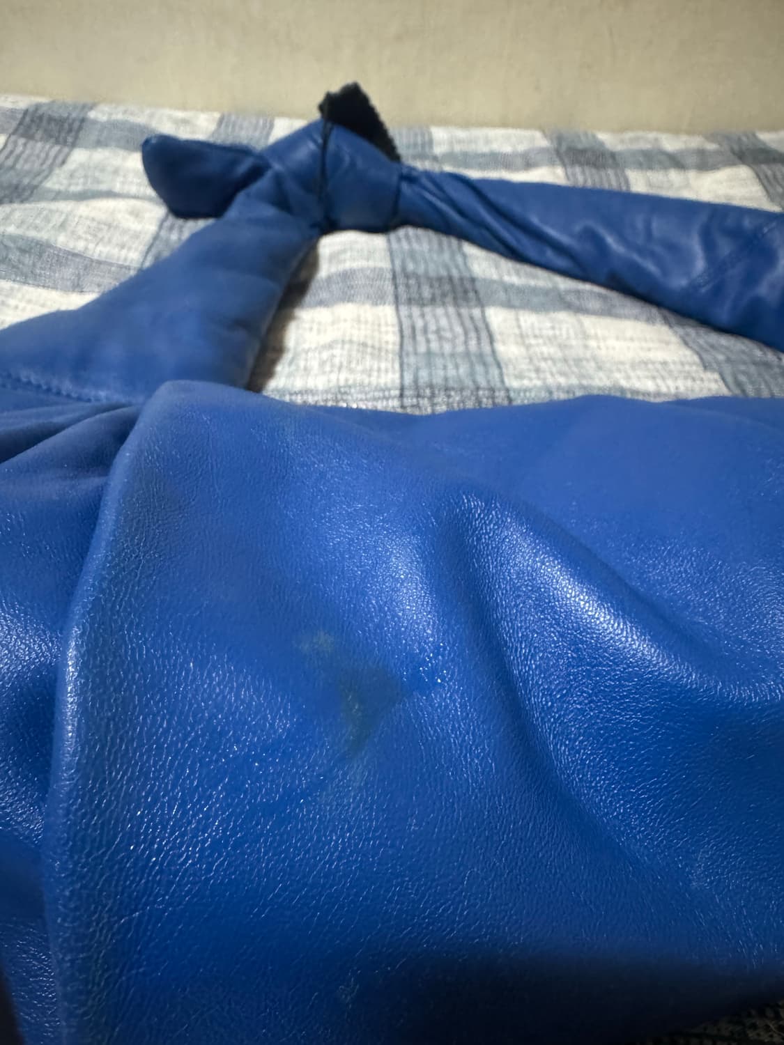 자더에러 매듭 레더 숄더백 블루 상품이미지5