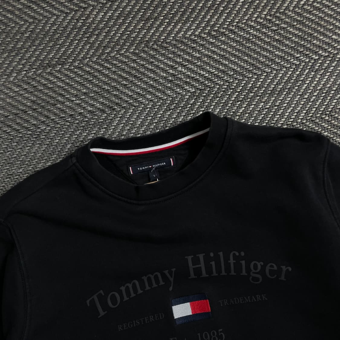 타미힐피거 센터 자수로고 맨투맨 블랙y 4720 상품이미지5
