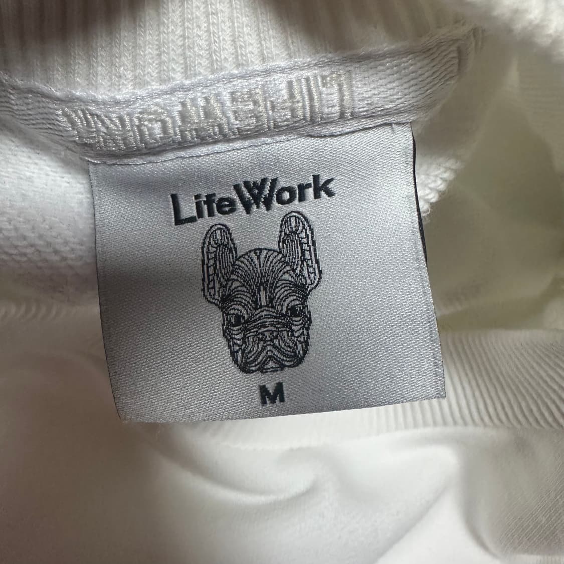 ✨ (바배) 라이프워크 빅로고 화이트 맨투맨  상품이미지3