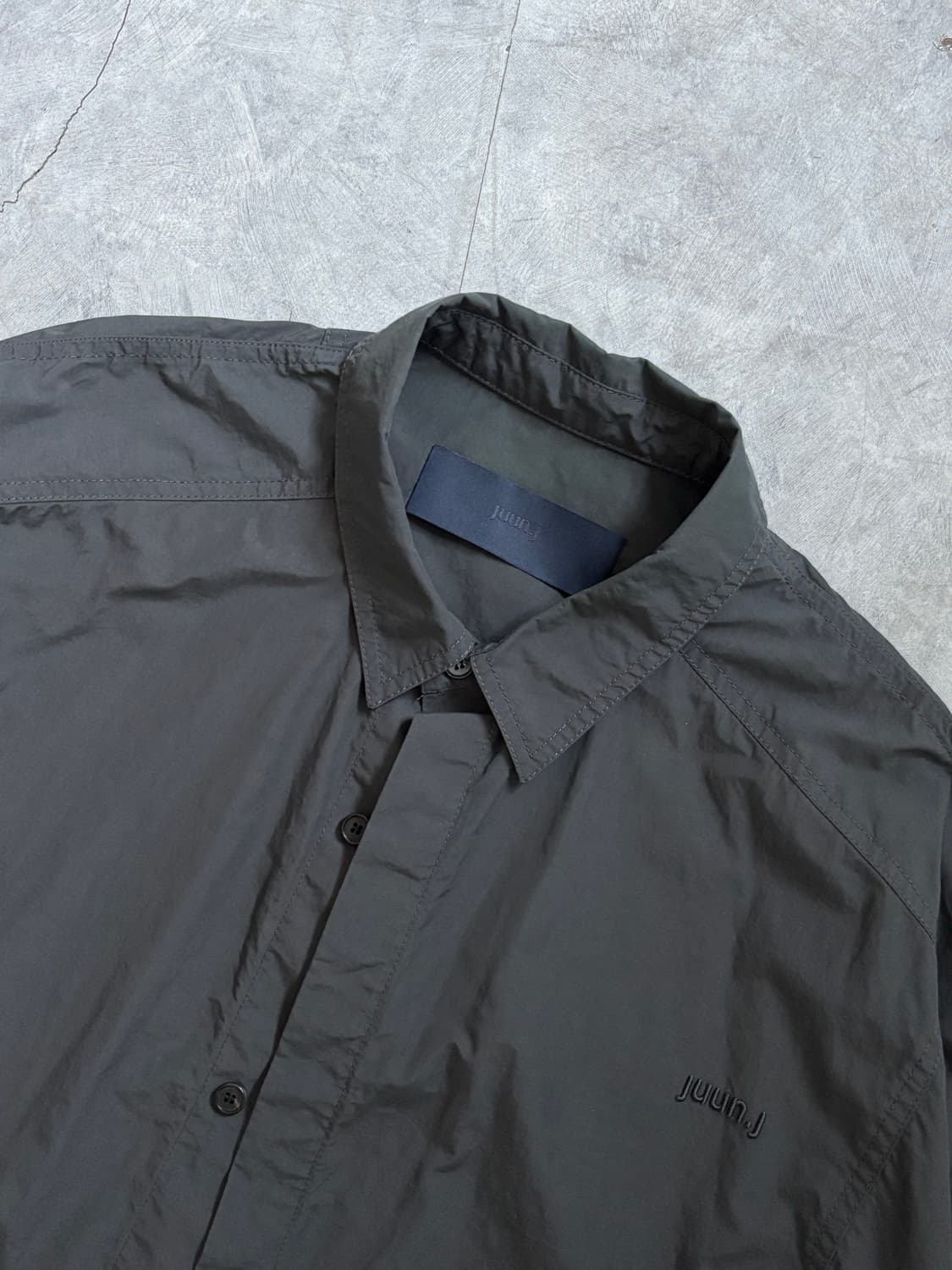 Juun.J 준지 블랙컬러 로고 스트링 나일론 셔츠자켓 상품이미지1