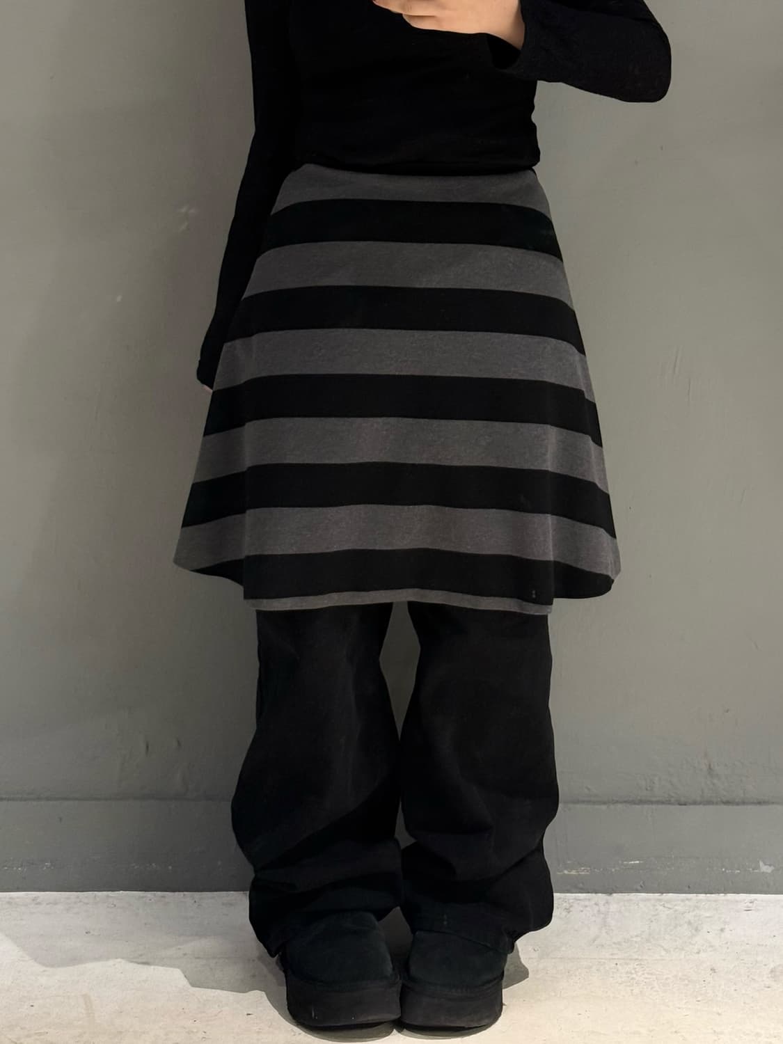 stripe pattern flare-fit skirt 상품이미지1