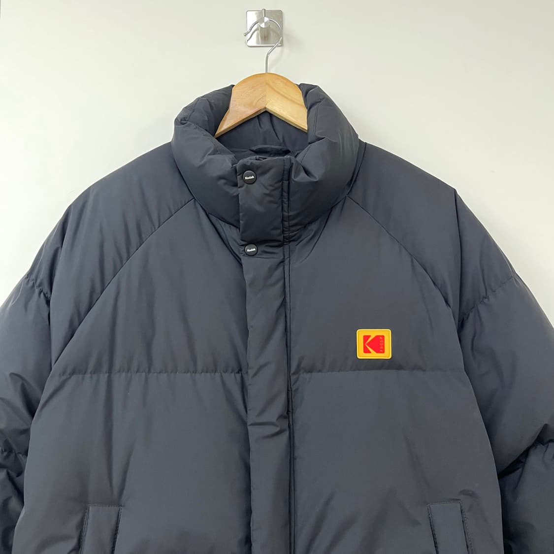 코닥 구스다운 블랙 숏패딩 자켓 상품이미지4