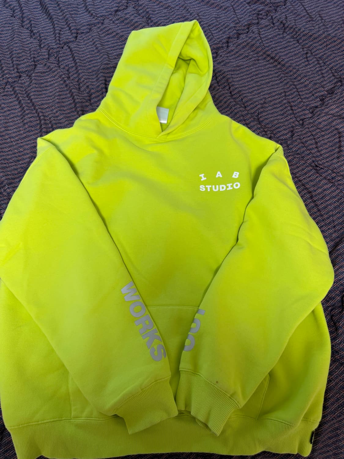 아이앱 스튜디오 x 웍스아웃 후드 라임 상품이미지1