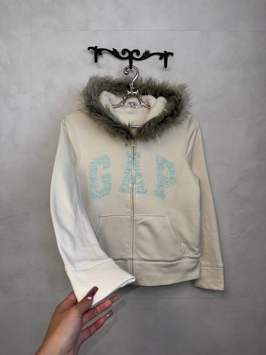GAP white fur trimmed hood zipup  상품이미지2
