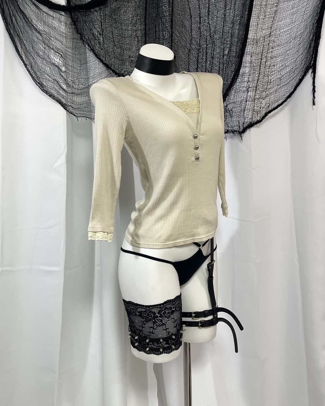 beige lace t-shirt 상품이미지4