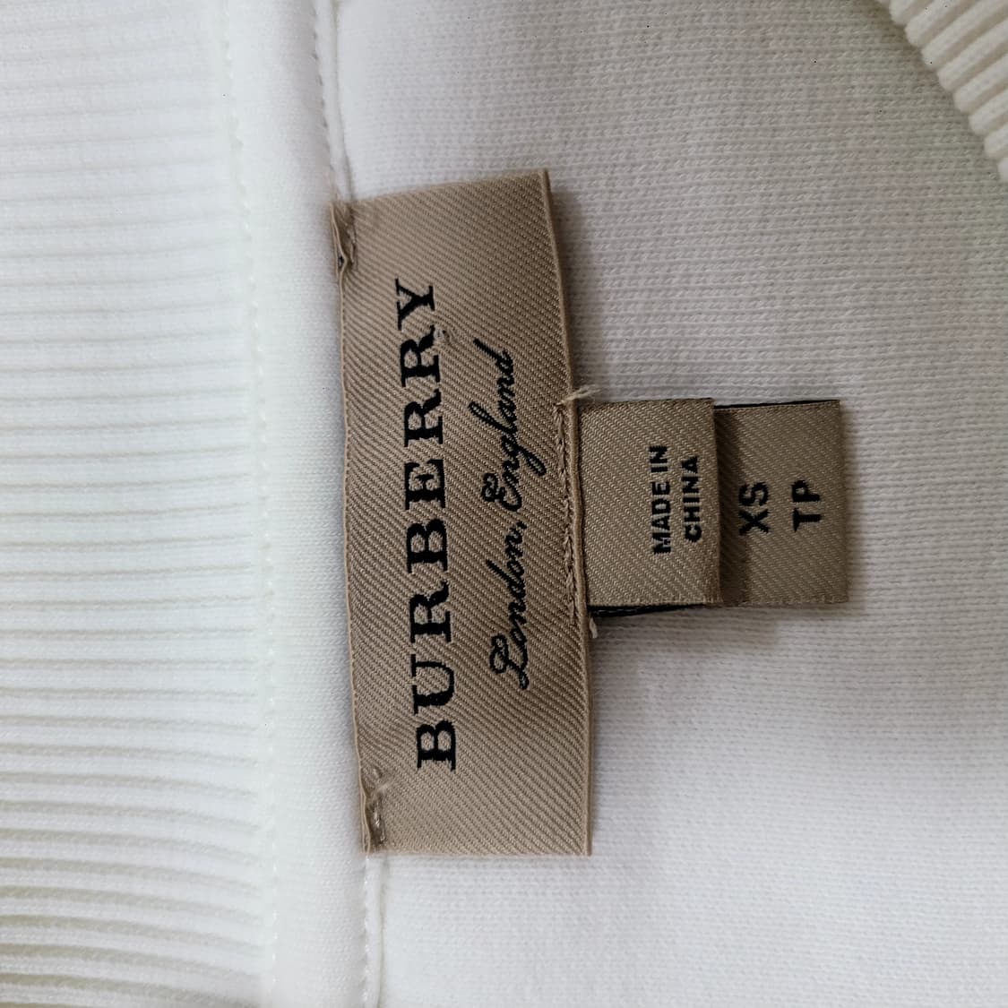 버버리 포인트니트 상품이미지8