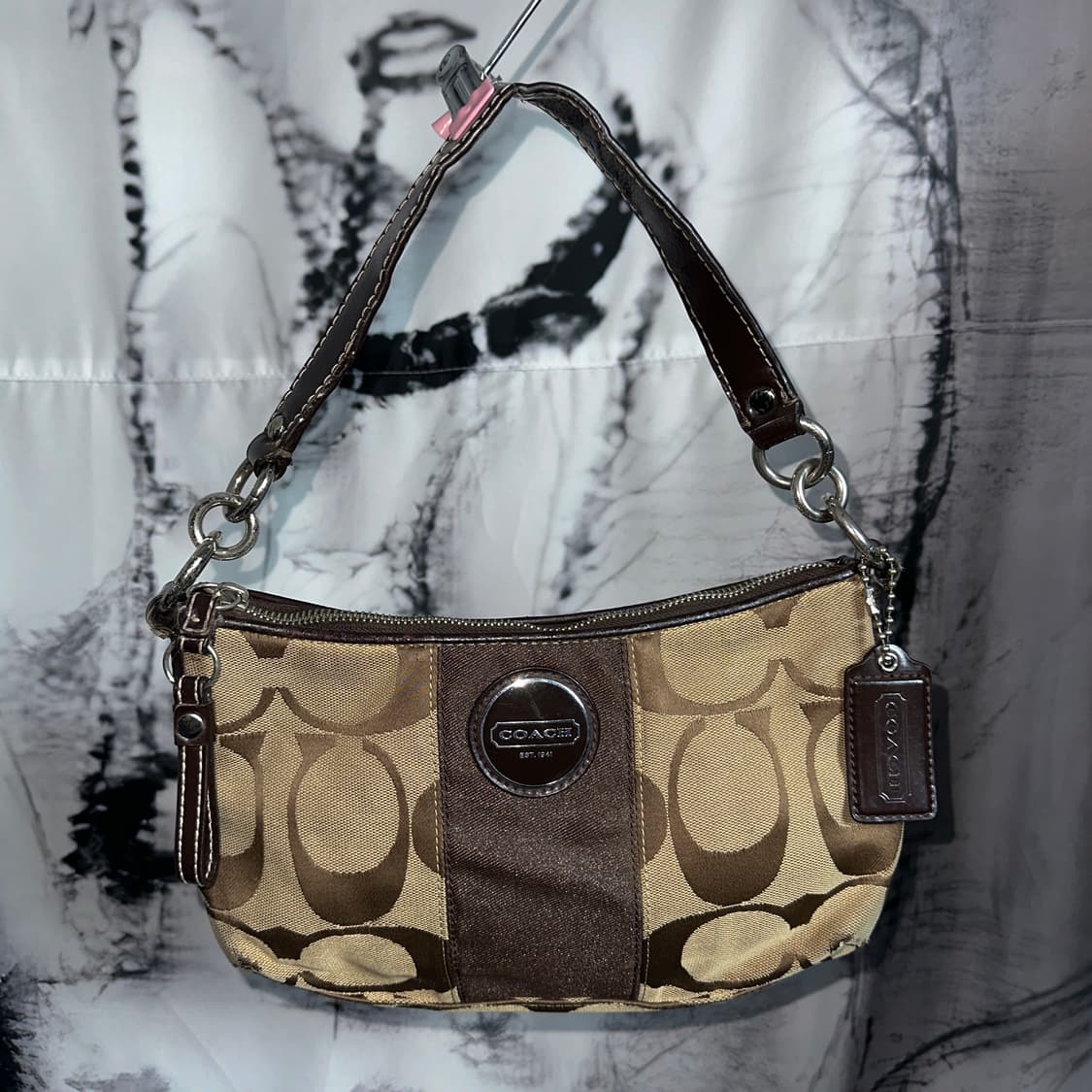코치 크로스 숄더백 상품이미지1