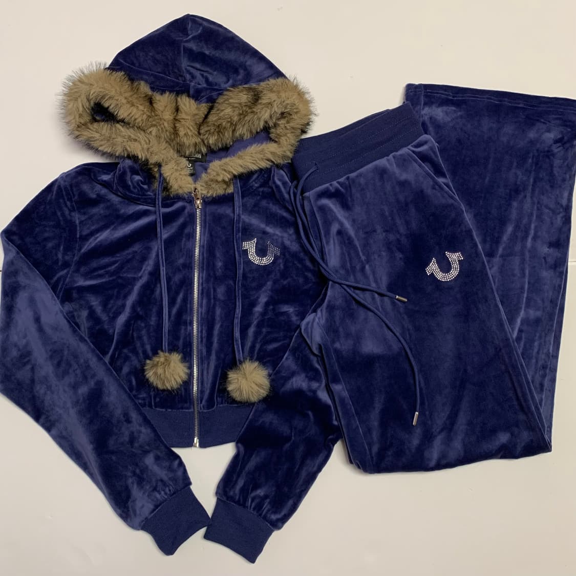 [새제품] 트루 릴리전 퍼 트림 벨루아 셋업 상품이미지3