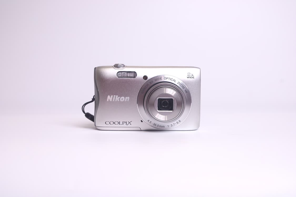 니콘 쿨픽스 S3700 실버 상품이미지1