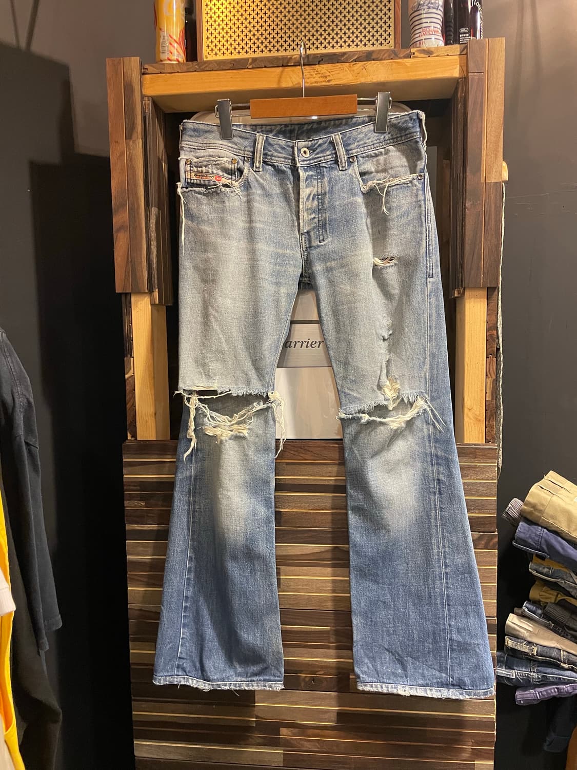 디젤 로우라이즈 부츠컷 데님팬츠 상품이미지1