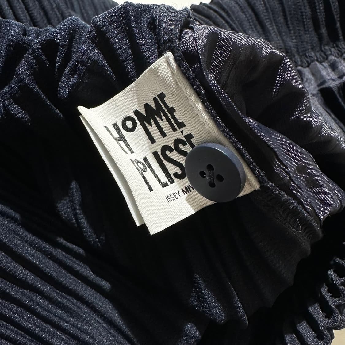 이세이 미야케 옴므 플리세 플리츠 팬츠 네이비 상품이미지5