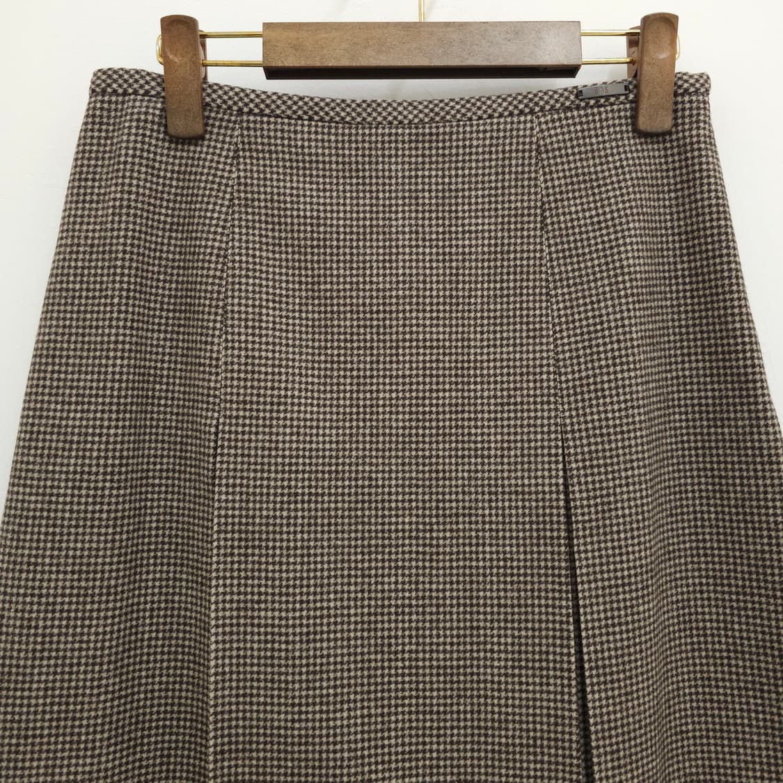 일본 DAKS 울100% 하운드체크 플리츠 브라운 미디스커트 상품이미지2