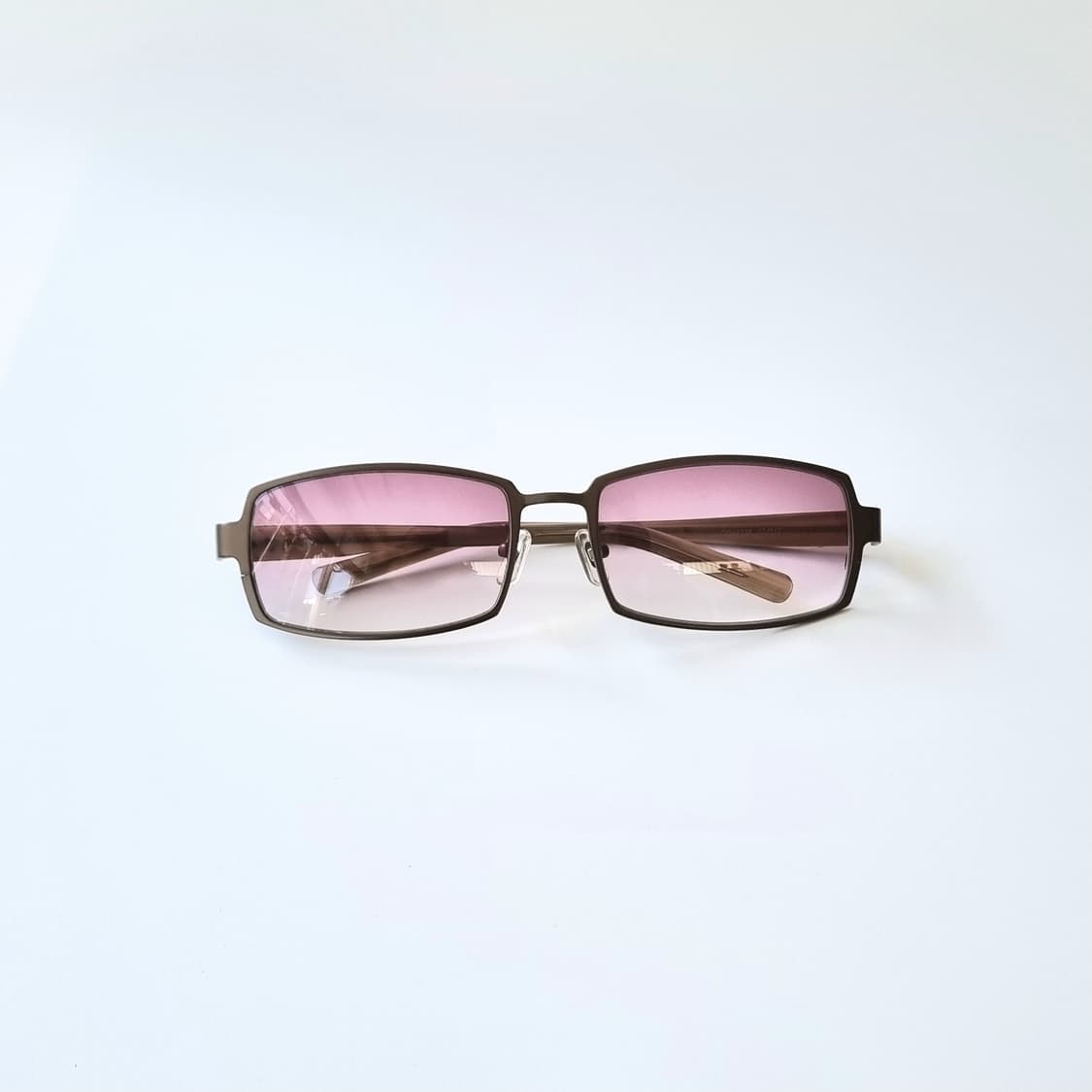 데드스탁 쌩얼에도 생기를 더해주는 치크 같은 선글라스 상품이미지7