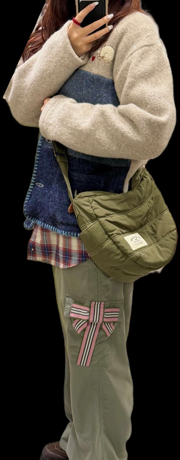 Japan 카키 패딩 크로스백 상품이미지1