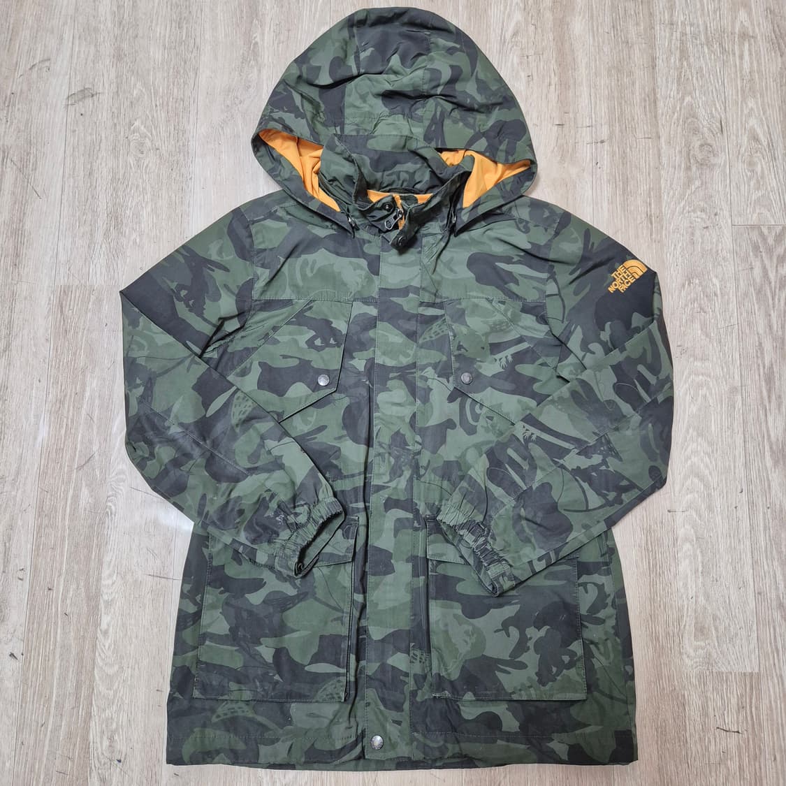 노스페이스 키즈 밀리터리 카모플라쥬 후드 바람막이 상품이미지1