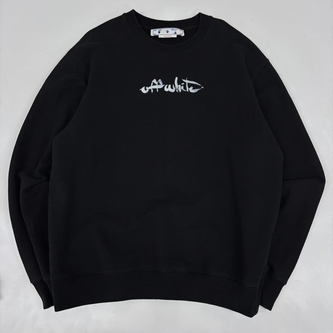 오프화이트 페인트 애로우 슬림 맨투맨 상품이미지1